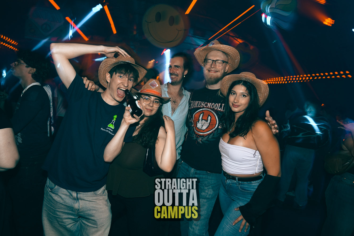 Straight Outta Campus Foto 2