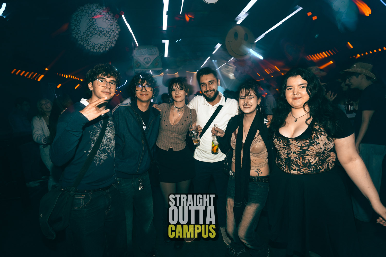 Straight Outta Campus Foto 4