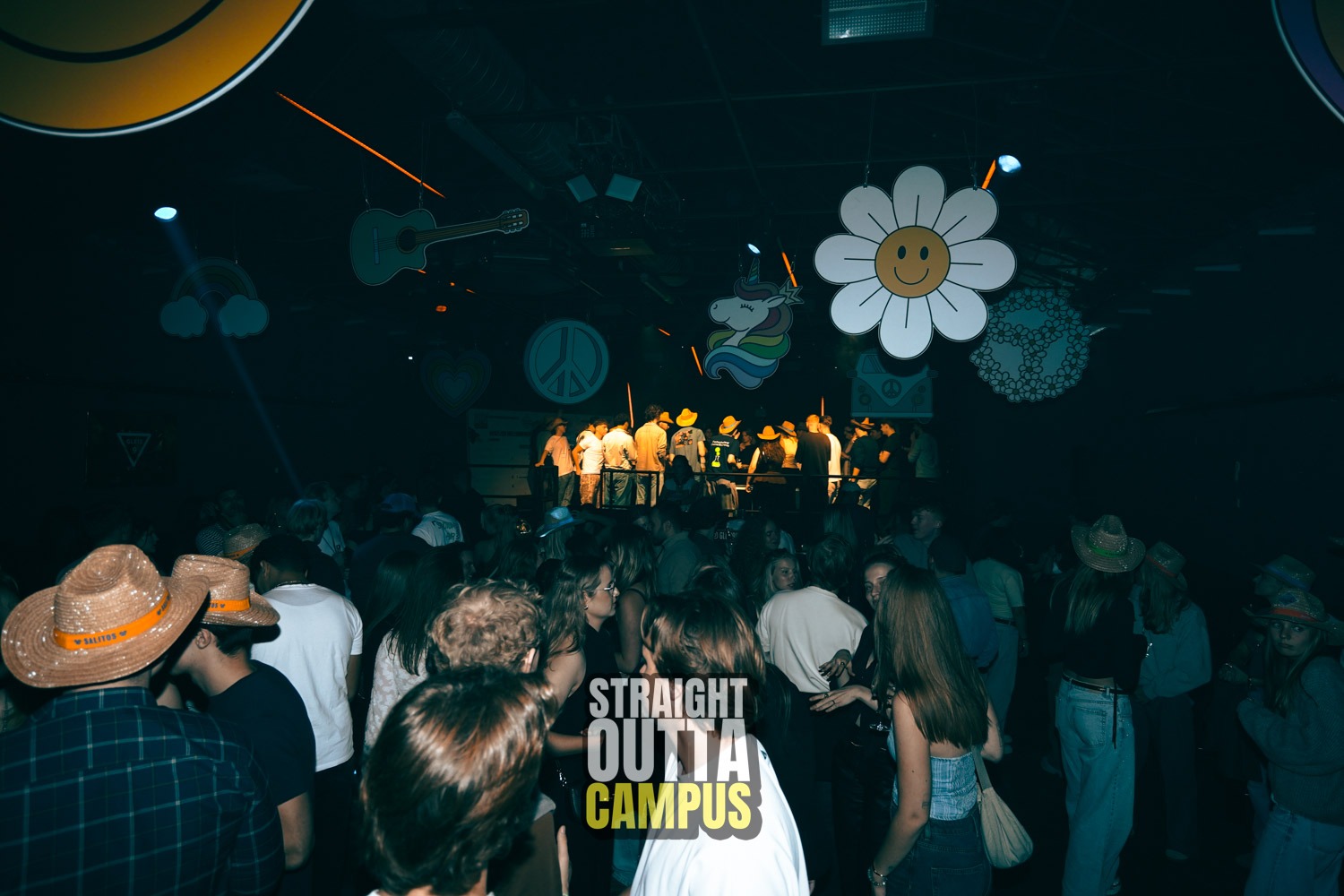 Straight Outta Campus Foto 28