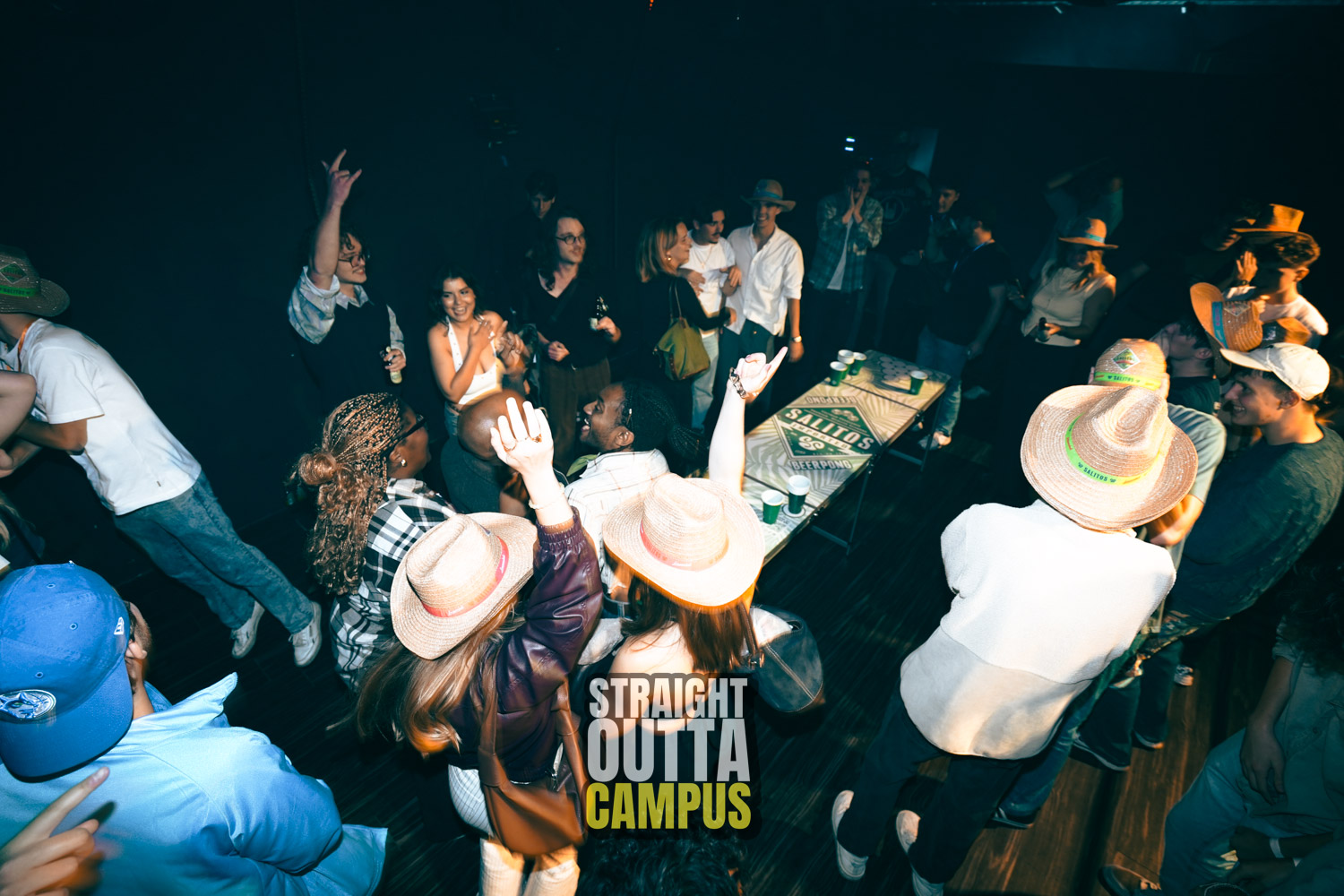 Straight Outta Campus Foto 30