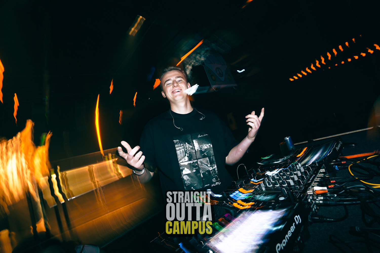 Straight Outta Campus Foto 36