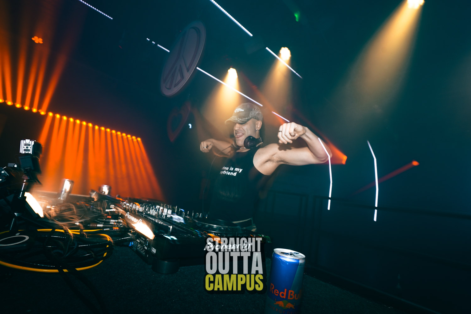 Straight Outta Campus Foto 64